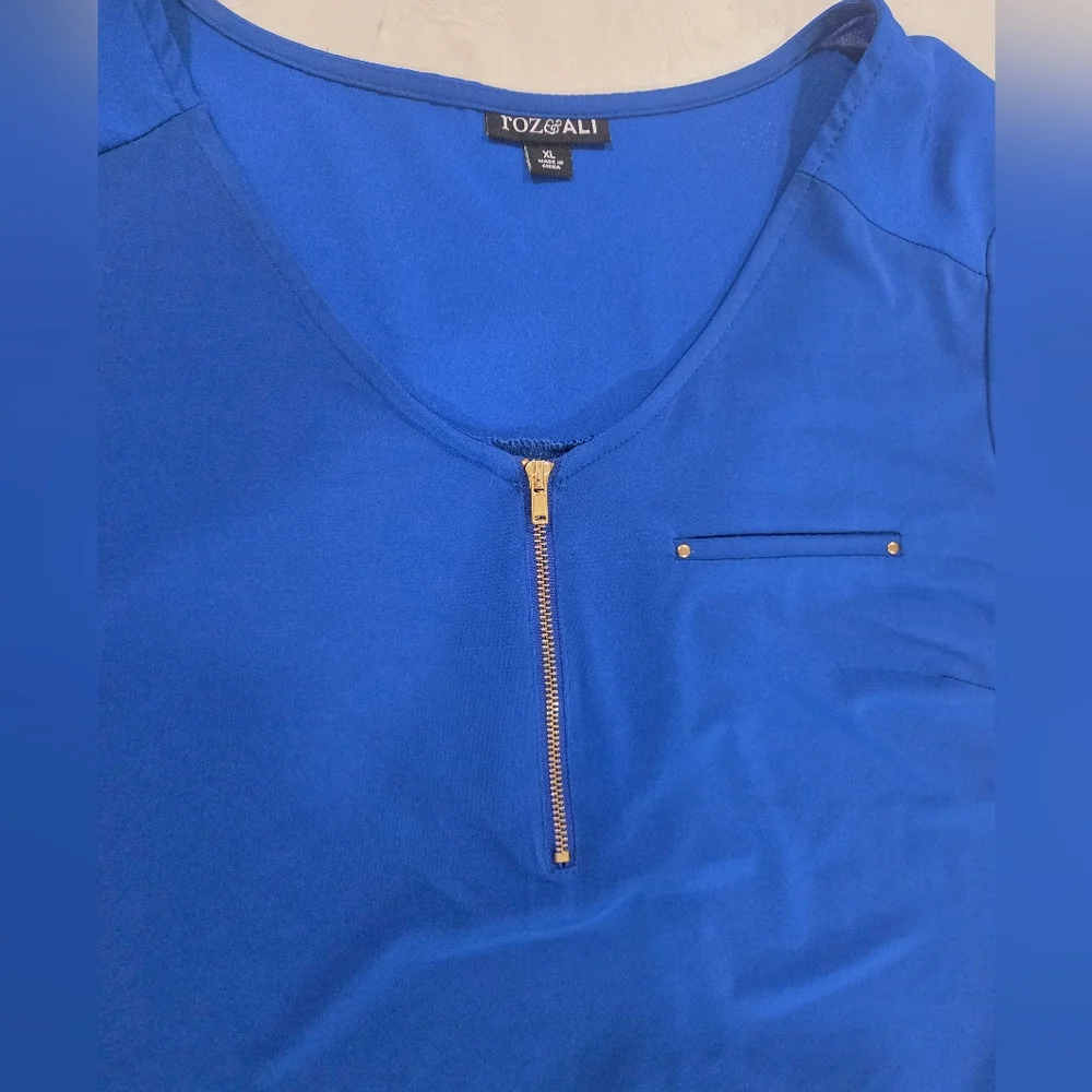 Roz & ALI Cobalt Vneck Short Sleeved Top XL - Picture 3 of 4